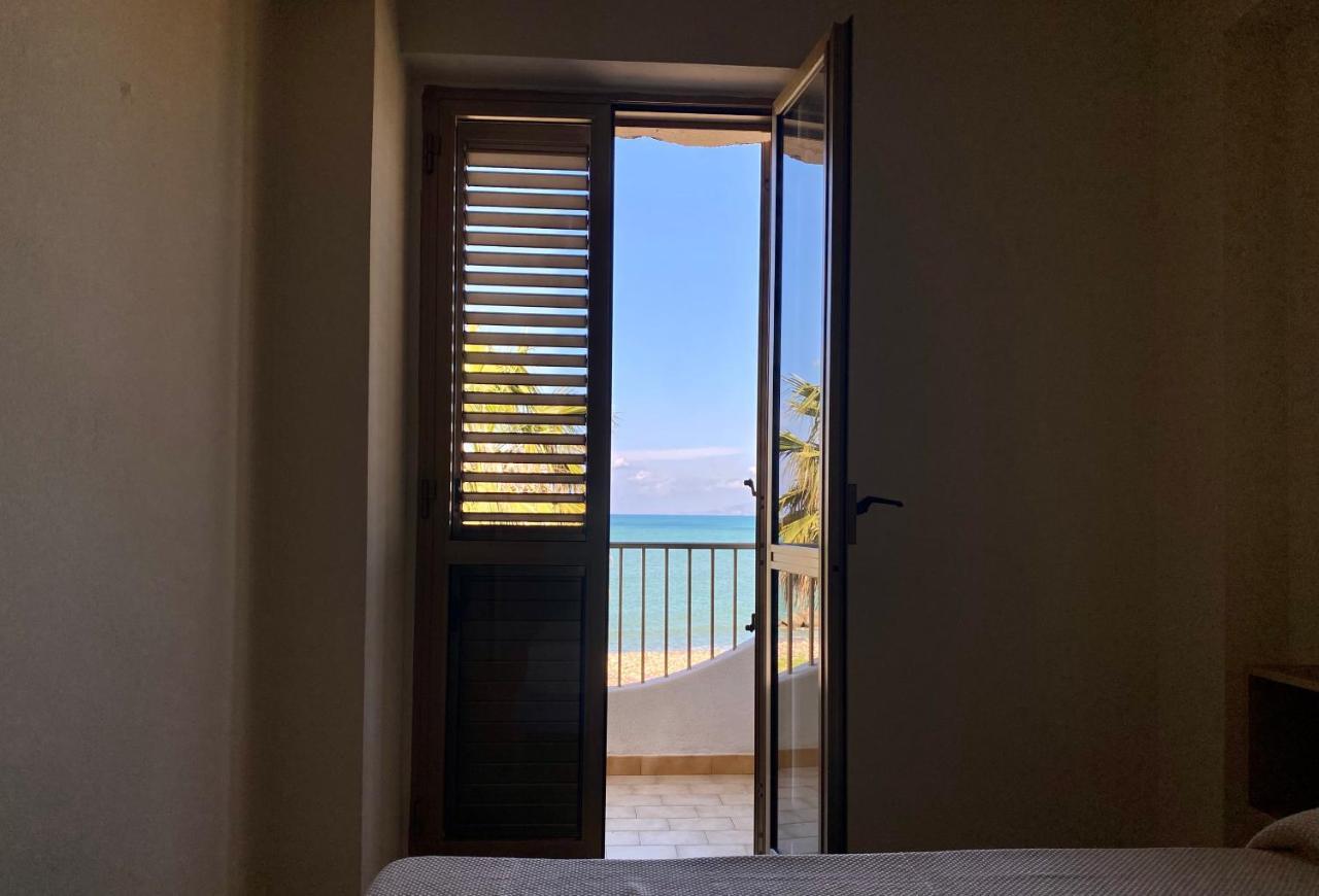 Caroni - Casa Sul Mare Daire Caronia Marina Dış mekan fotoğraf